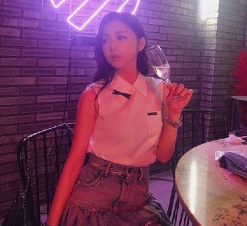 明星黑料大曝光 热门大瓜每日更新校园网红,明星黑料大揭秘，校园网红热门大瓜每日更新